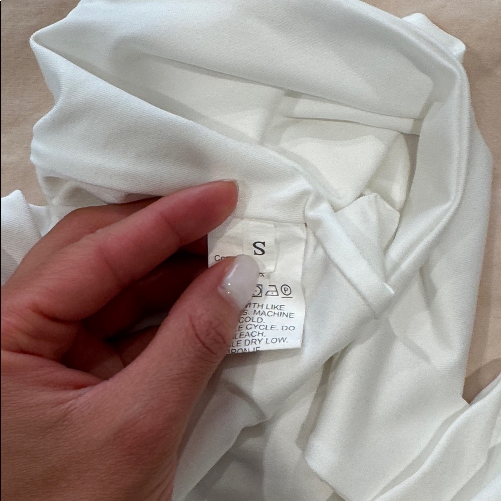Amazon basic white crop top size S - Picture 2 of 2